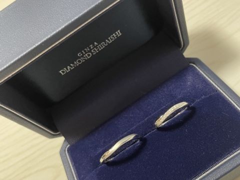 【銀座ダイヤモンドシライシの口コミ】 指輪のデザインはシンプルながらも少しウェーブが入ったもので探しており…