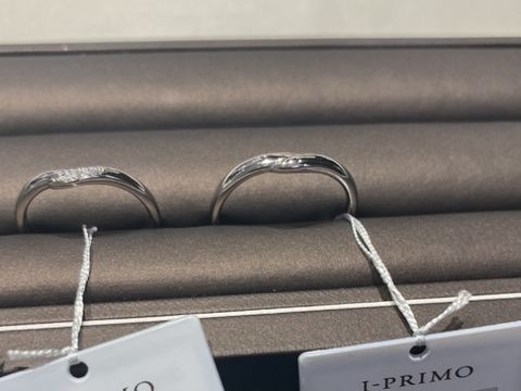 【アイプリモ(I-PRIMO)の口コミ】 ネットで下調べた後、伺ったのですが
こちらの支え合っているようなデザイ…