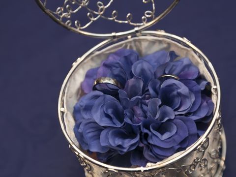 【プロドットコムの口コミ】 結婚式のテーマカラーが、二人ともが好きなブルーだったので、指輪の裏側…