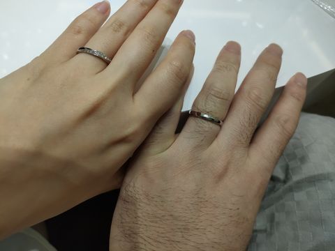 【4℃ BRIDAL(ヨンドシーブライダル)の口コミ】 デザインはとてもいろんな種類があり、ストレートタイプだけでも気に入っ…