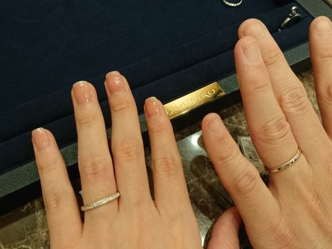 【Ponte Vecchio(ポンテヴェキオ)の口コミ】 プラチナメインで上下にピンクゴールドのミル打ちが入っています。他のブ…