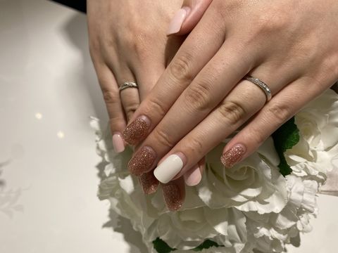 【4℃ BRIDAL(ヨンドシーブライダル)の口コミ】 どこから見てもキラキラしているデザインだったのでこちらの指輪にしまし…