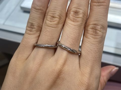 【アイプリモ(I-PRIMO)の口コミ】 斜めダイヤが細くて綺麗でした。
どの角度から見てもダイヤが見えているの…