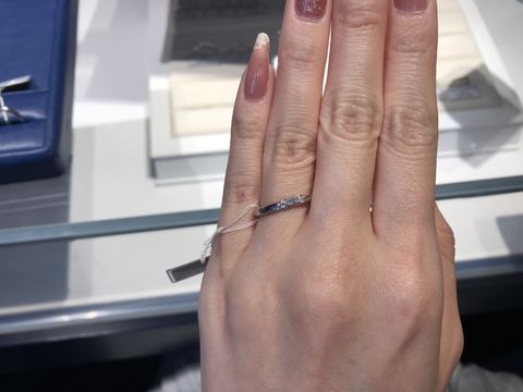 【銀座ダイヤモンドシライシの口コミ】 指輪の内側のカットがなめらかで付けたときに違和感や痛みが少ないのが特…