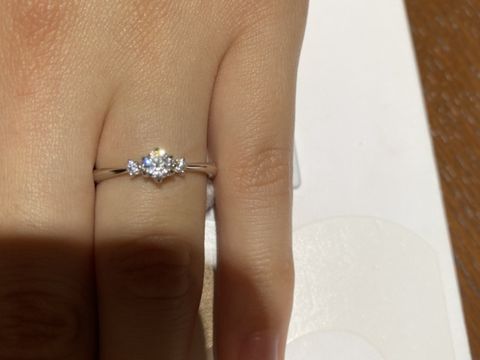 【TRECENTI(トレセンテ)の口コミ】 ウェヌスでダイヤモンドのセッティングがサイドメレで着用させて頂きまし…