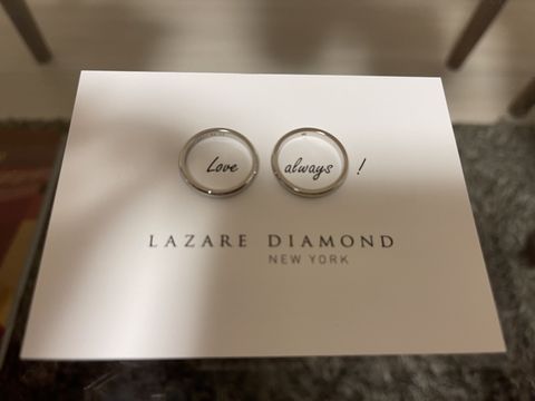 【ラザール ダイヤモンド(LAZARE DIAMOND)の口コミ】 結婚指輪は長年常時付けるものなので、飽きがこず、どの年齢でも似合うも…