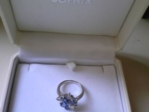 【festaria bijou SOPHIA(フェスタリア ビジュソフィア)の口コミ】 ブルーサファイアがとても美しくて一目ぼれでした！
はめてみると、指を細…
