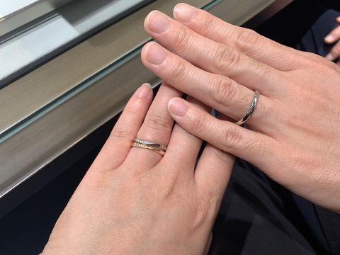 【アイプリモ(I-PRIMO)の口コミ】 真ん中にダイヤがあるものではなくサイドがダイヤになっている少し珍しい…