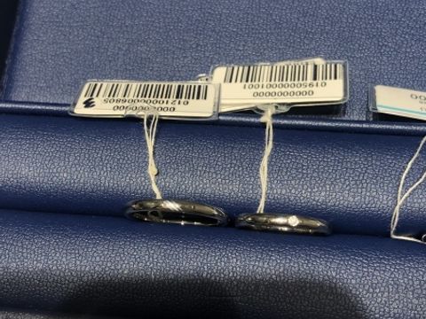 【銀座ダイヤモンドシライシの口コミ】 アノリューは指輪の太さ、形(ストレートやウェーブ等)、石の数、留め方を…