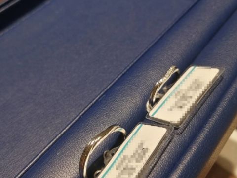 【銀座ダイヤモンドシライシの口コミ】 5店舗見て回りましたが、一番最初に見て気に入ったこの指輪が私たちの好み…