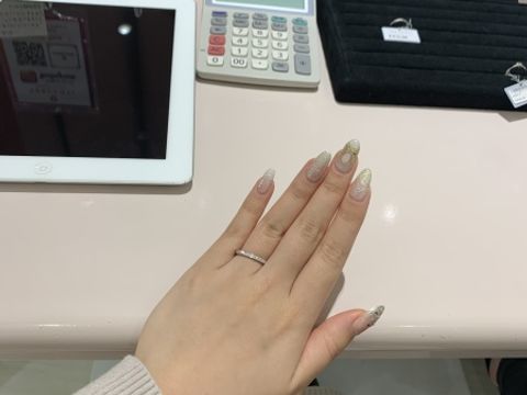 【TRECENTI(トレセンテ)の口コミ】 【指輪のデザイン】
王道でシンプルなデザインの指輪がいい方におすすめで…