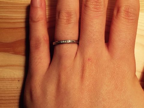 【俄(にわか)の口コミ】 婚約指輪の方が先に決まったので、それに合わせてセットできる指輪を選び…
