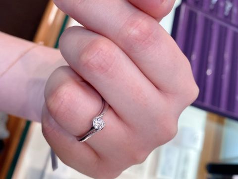 【俄(にわか)の口コミ】 指輪のデザインが魅力的で、結婚が決まる前から気になっていたブランドで…