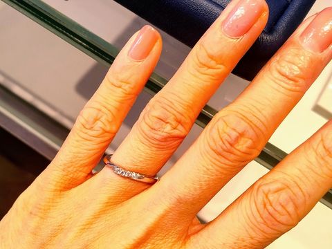 【銀座ダイヤモンドシライシの口コミ】 メレダイヤが半埋め込みになっていて、他の指輪よりキラキラと輝きが素敵…