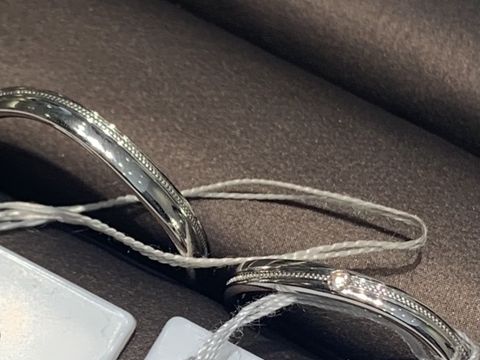 【アイプリモ(I-PRIMO)の口コミ】 ミル打ちのデザインで、探していました。キラキラも付いていながら、わり…