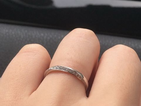 【銀座ダイヤモンドシライシの口コミ】 細身の指輪が欲しかったので、いろいろなブランドをみて、最終的に決めさ…