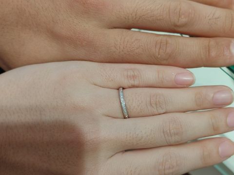 【JEWELRY STUDIO Advance(ジュエリースタジオアドバンス)の口コミ】 デザインは幅などを含め比較的自由にきめれそうでした。
主人はマット加工…