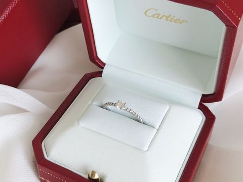 【カルティエ(Cartier)の口コミ】 ダイヤの存在感も指輪全体のキラキラ感も欲しかったので、こちらを選びま…