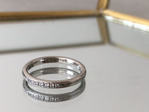 【銀座ダイヤモンドシライシの口コミ】 ストレートラインのシンプルで華やかな指輪を探していたところ、銀座本店…