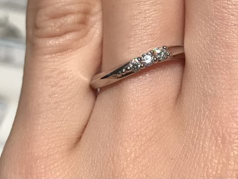 【銀座ダイヤモンドシライシの口コミ】 全ての結婚指輪にハートキューピットというダイヤモンドを使用されており…