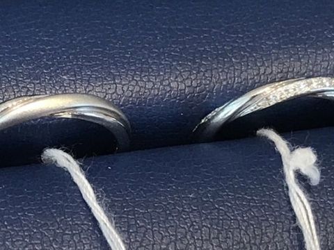 【銀座ダイヤモンドシライシの口コミ】 ダイヤモンドにこだわったブライダルリングの老舗の指輪です
つや消し加工…