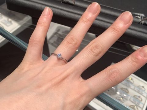 【エクセルコダイヤモンド(EXELCO DIAMOND)の口コミ】 シンプルなデザインの、ウェーブのかかったプラチナの指輪を選びました。
…