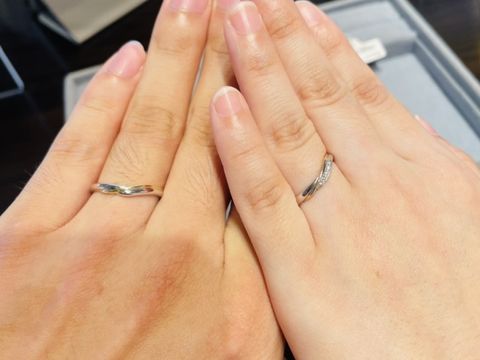 【ケイウノ ブライダル(K.UNO BRIDAL)の口コミ】 ウェーブ＆Vラインが入っており、指長効果があるだけでなく、マイルドで優…