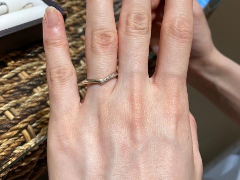 【杢目金屋(もくめがねや)の口コミ】 杢目金屋の特徴は、なんといっても木目の模様です。
土台である部分を職人…