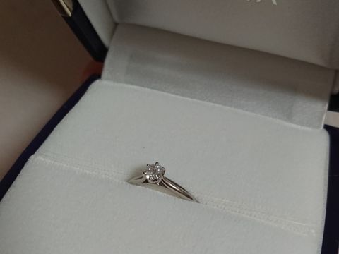 【俄(にわか)の口コミ】 リングの素材がプラチナであること、ダイヤモンドが入っていることが１番…