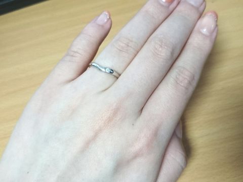 【TRECENTI(トレセンテ)の口コミ】 &or;字のラインで指が綺麗に見えるところ、婚約指輪と重ねづけができるデ…
