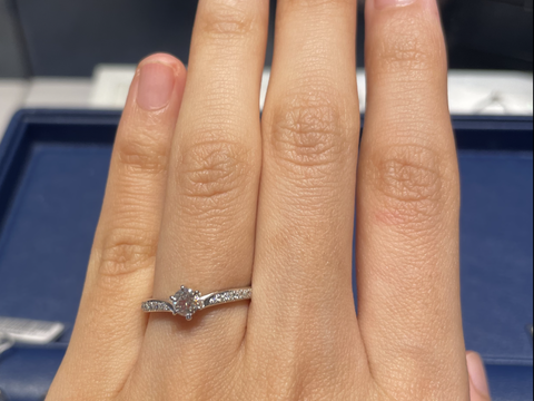 【銀座ダイヤモンドシライシの口コミ】 一応V字ラインになるみたいですが、角度がゆるやかなので、これもアリだな…