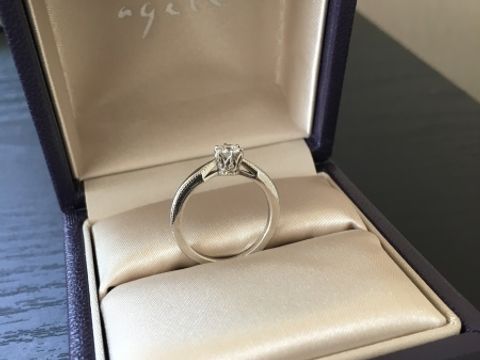 【agete(アガット)の口コミ】 上品でとてもかわいらしいデザインです。ダイヤの土台が王冠になっている…