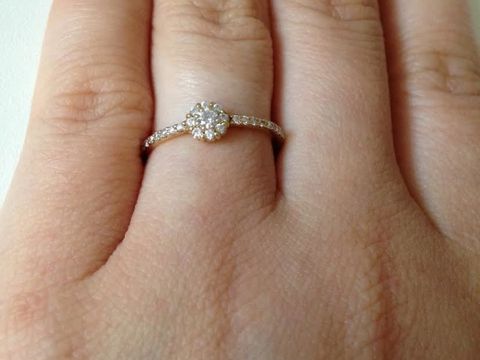 【MUNISO(ムニソー)の口コミ】 豪華なダイヤモンドリングよりも、毎日つけられるようなゴールドのリング…