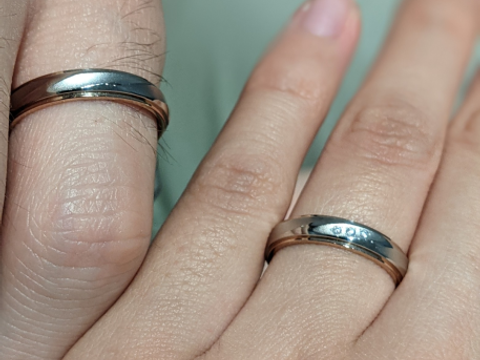 【銀座ダイヤモンドシライシの口コミ】 太めのデザイン、ストレート、コンビネーションリング、鏡面のピカピカし…