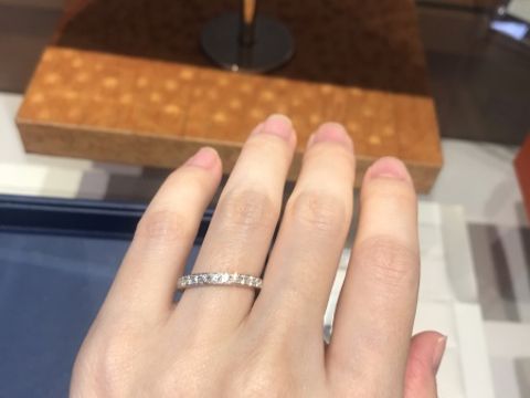 【銀座ダイヤモンドシライシの口コミ】 まず、ダイヤモンドの質と製法で決めました。
同じ会社が運営しているエク…