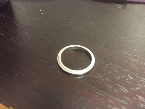 【ティファニー(Tiffany & Co.)の口コミ】 私服にも仕事の時のスーツにも合うシルバーのシンプルなものを探していま…