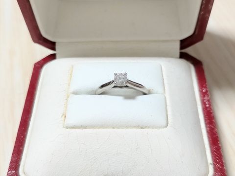 【カルティエ(Cartier)の口コミ】 カルティエの指輪には昔からずっと憧れがありました。
それを知っていた当…