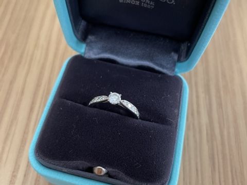 【ティファニー(Tiffany & Co.)の口コミ】 一粒ダイヤのデザインが理想的という話を覚えていてくれて、主人がサプラ…