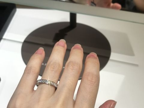 【ラザール ダイヤモンド(LAZARE DIAMOND)の口コミ】 アプローズは真ん中のみが大きくて華やか、かつ、レールが太めで普段使い…