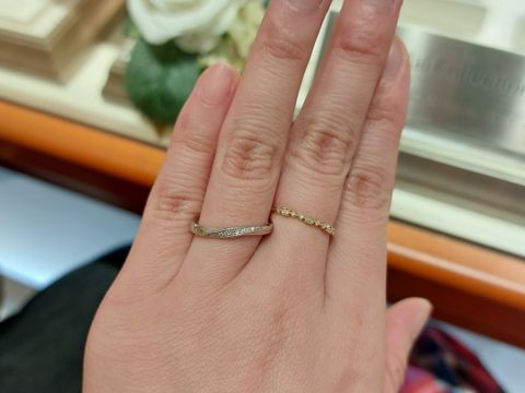 【Douxmiere bijou SOPHIA(ドゥミエール ビジュソフィア)の口コミ】 アリアという結婚指輪を試着しました。シンプルでスタンダードな形ですが…