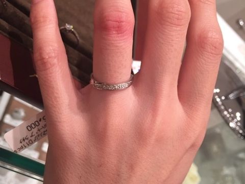 【アンジェリックフォセッテ(Angelique Fossette)の口コミ】 リーズナブルな値段で指輪が沢山ありました。ペアで揃えても15万円程度で…