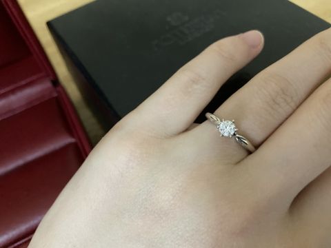 【モニッケンダム(MONNICKENDAM)の口コミ】 ダイヤの輝きに一目惚れしたからです。世界三大カッターズブランドの内の…