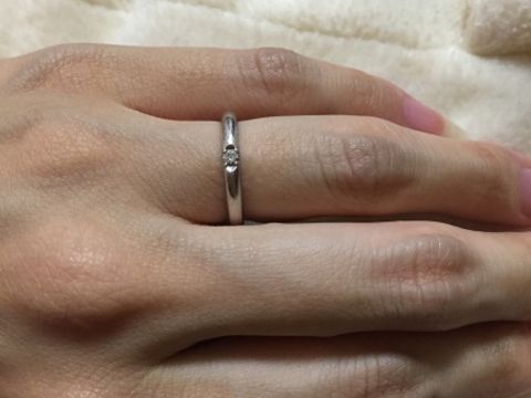 【ROYAL ASSCHER(ロイヤル・アッシャー)の口コミ】 なんといっても、360℃どこから見ても存在感のある輝きです！
遠くからでも…