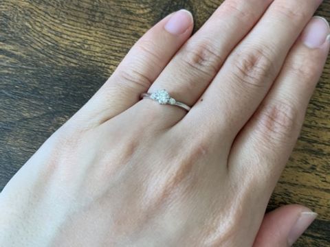 【銀座ダイヤモンドシライシの口コミ】 ジャスミンというデザインで、着用したときの着け心地、ダイヤの輝き、指…