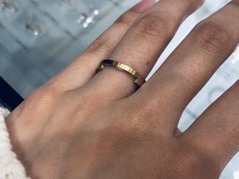 【shihara(シハラ)の口コミ】 デザイン性が素晴らしく、一目惚れのリングでした。たくさんの種類があり…
