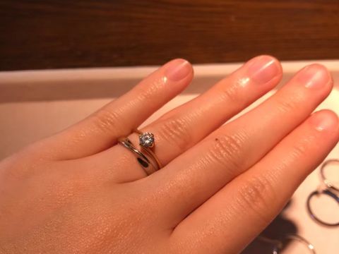 【Blue Dove(ブルーダブ)の口コミ】 いくつかサンプルデザインを見せていただきました。どれも華奢なデザイン…