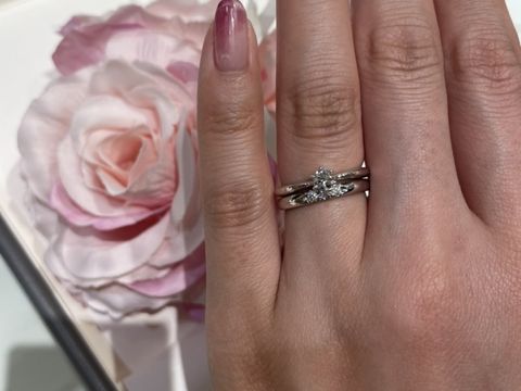 【アイプリモ(I-PRIMO)の口コミ】 指輪のデザインは豊富で、可愛いらしいデザインが多めでした。セットリン…