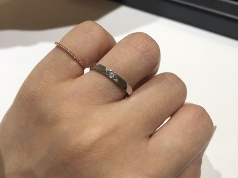 【ラザール ダイヤモンド(LAZARE DIAMOND)の口コミ】 綺麗なカッティングがされたシンプルなデザインの指輪でした。鍛造製法な…
