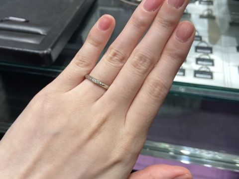 【ラザール ダイヤモンド(LAZARE DIAMOND)の口コミ】 【指輪のデザインについて】
キラキラしたダイヤ付きの指輪がほしかったの…