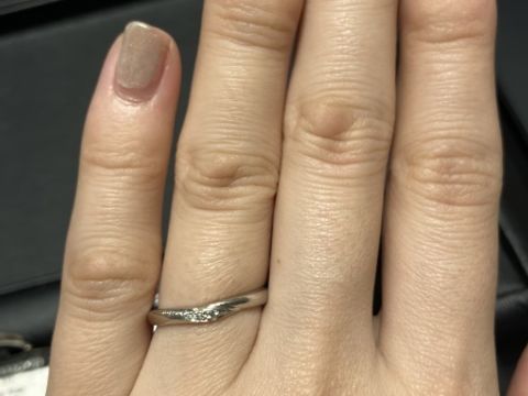 【エクセルコダイヤモンド(EXELCO DIAMOND)の口コミ】 指輪のデザイン性はとても高いと感じました。とくに個性的なデザインが多…